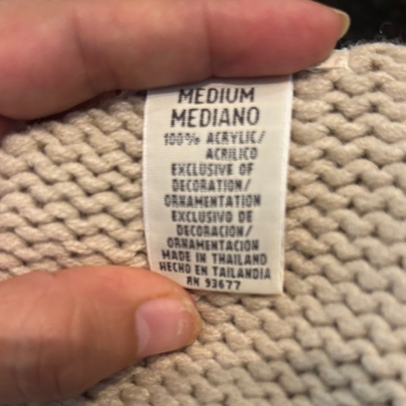 St. John's Bay Beige and Cream Turtleneck Sweater - Picture 6 of 8